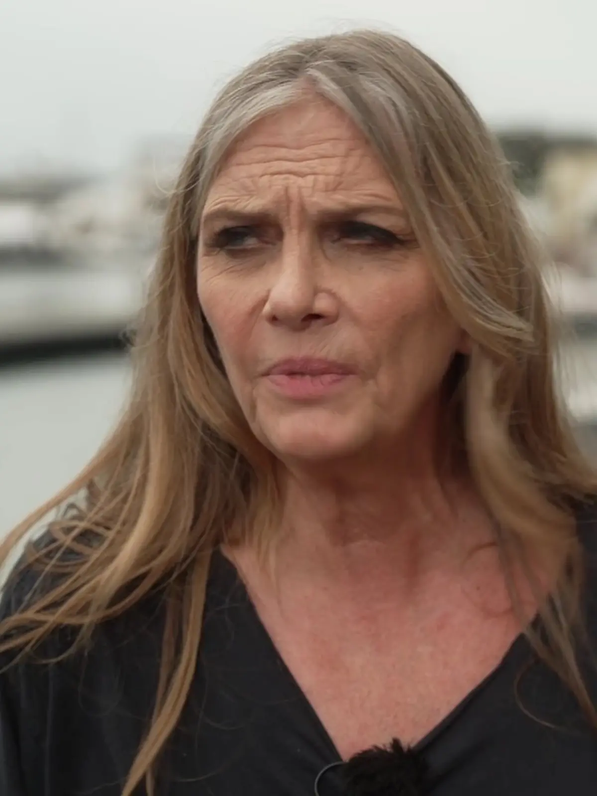 Kurz vorm Dschungelcamp-Start holen auch Nicole Beltsler-Boettcher ihre Emotionen ein. 