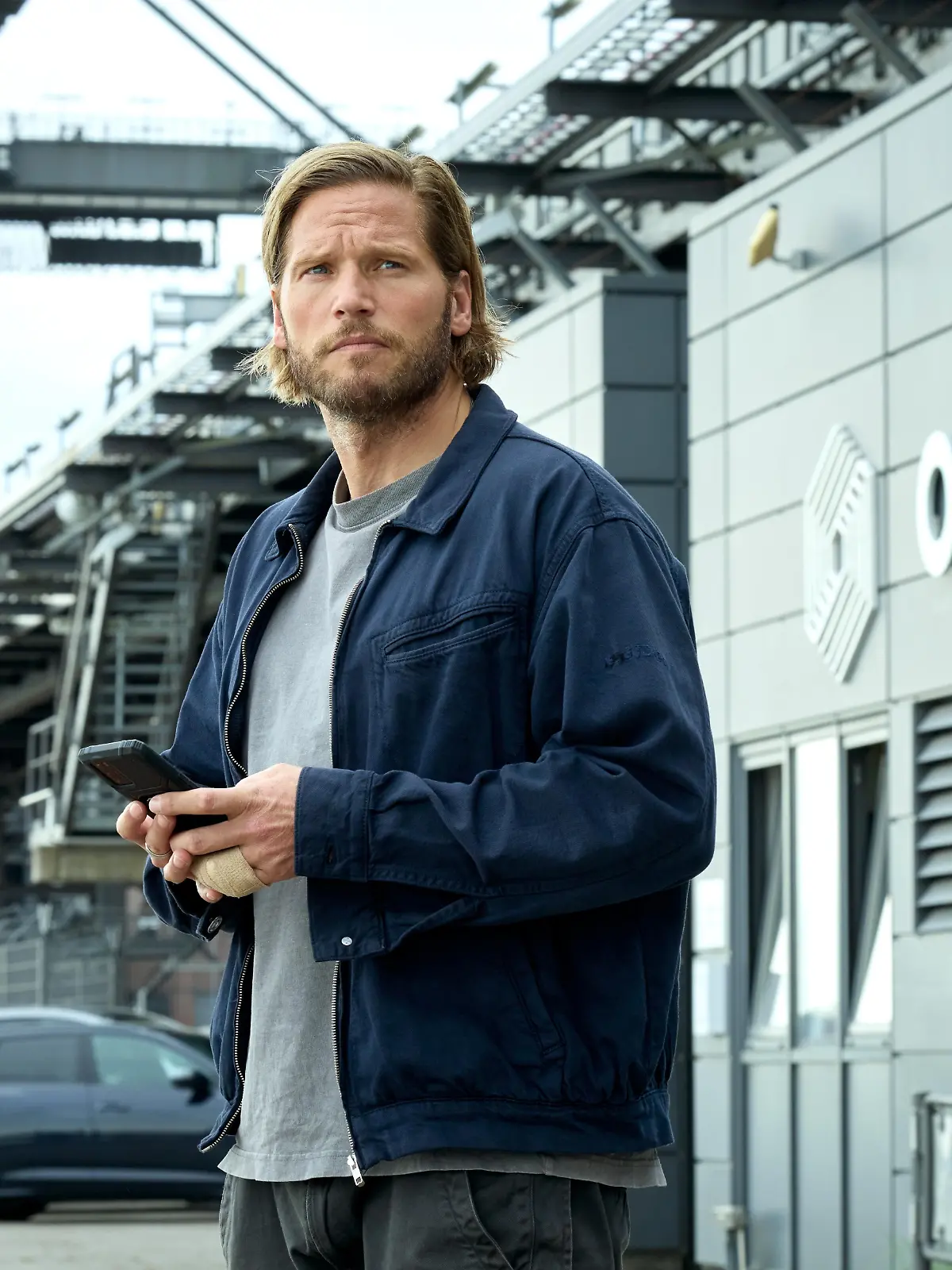 Eric Seeler (Sebastian Ströbel)

+++ Die Verwendung des sendungsbezogenen Materials ist nur mit dem Hinweis und Verlinkung auf RTL+ gestattet. +++