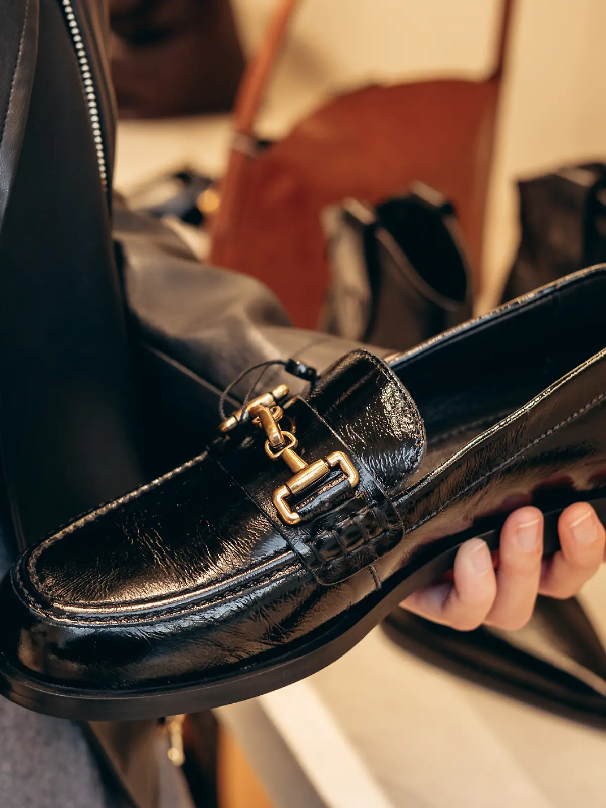 Von chunky bis elegant – Loafer sind ein Schuhtrend, der jeden Look mühelos trägt.