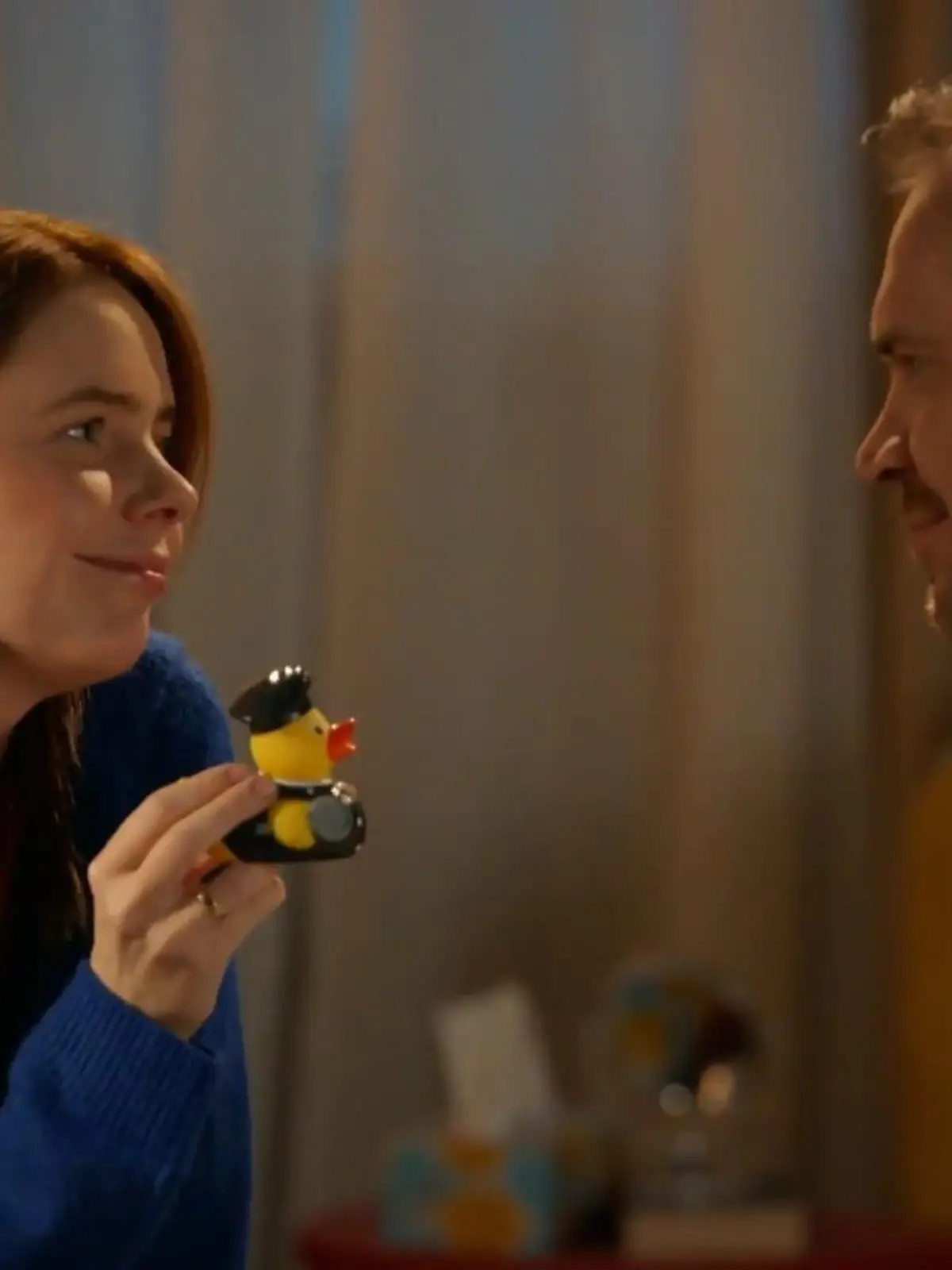 Bild zu: "GZSZ-Vorschau auf RTL+: Erik kämpft mit seinem Doppelleben"