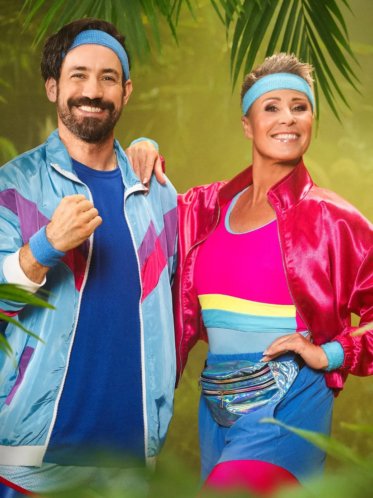 Die Moderatoren Jan Köppen und Sonja Zietlow bereiten sich auf das anstehende RTL Dschungelcamp 2026 vor. 