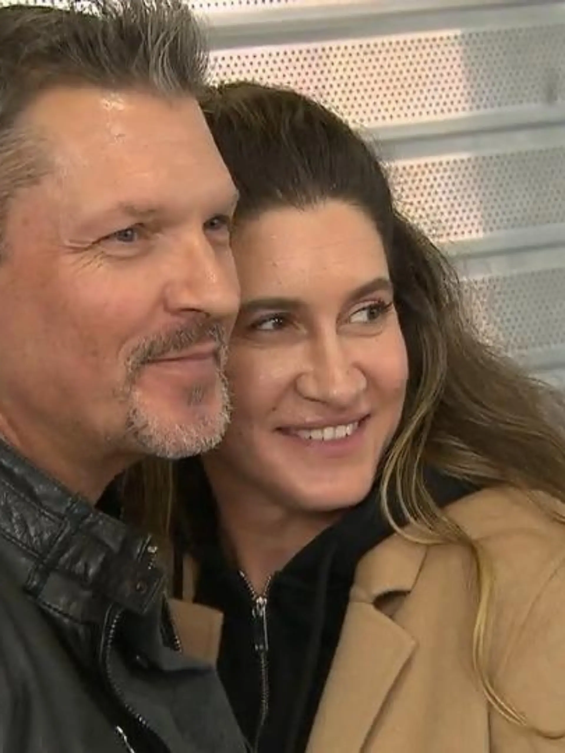 Bild zu: "Ehe ohne Privatsphäre? Dschungelcamp-Star Hardy Krüger und seine Frau verraten ihr spezielles Liebesgeheimnis"