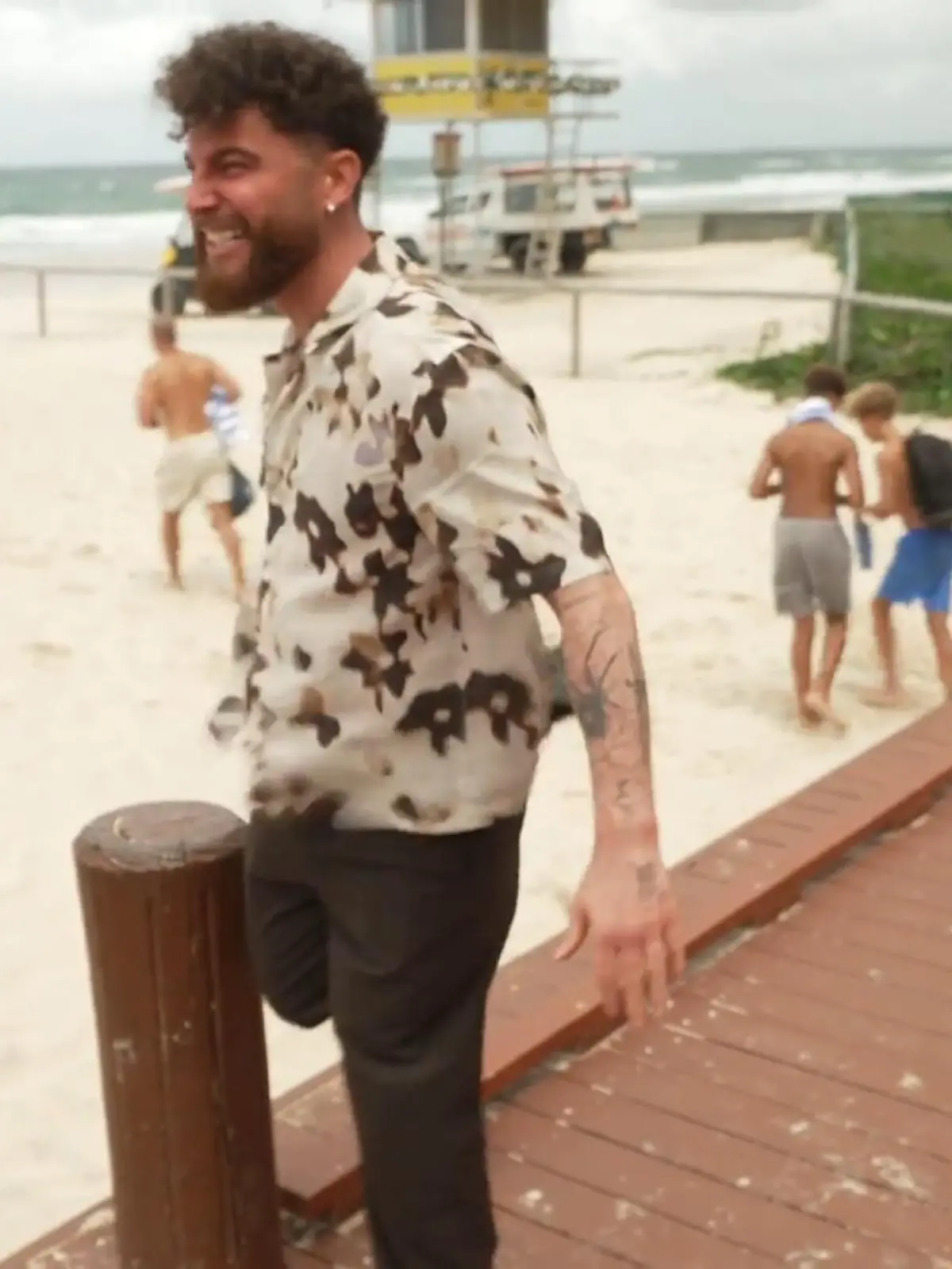 Bild zu: "Schmerzen in Down Under! Dieser Dschungel-Star hat ein ziemliches PO-blem"