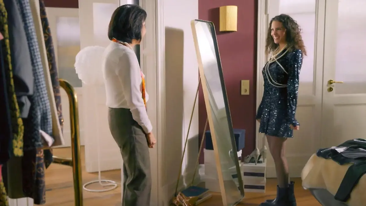 Naomi macht sich schick für ein Konzert „Unter uns“-Folge vom 27.01.26 auf RTL+