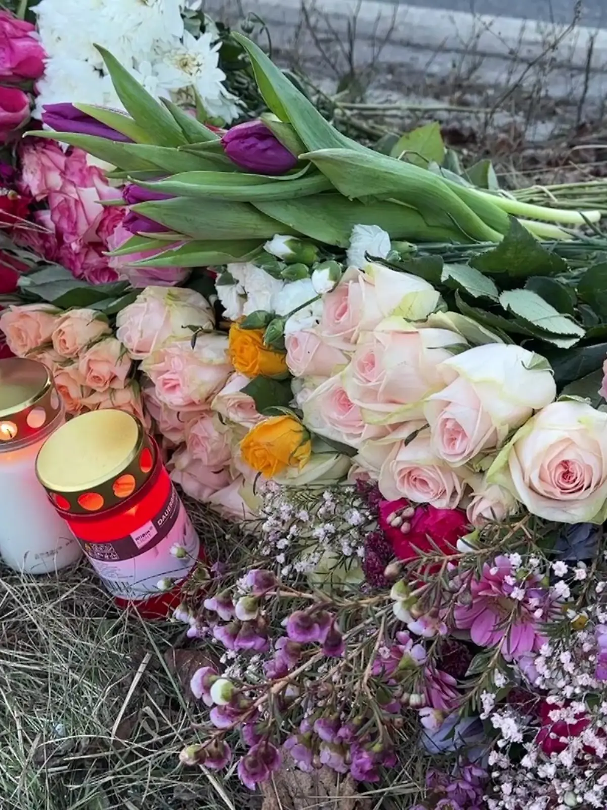 Bild zu: "„Wirst in meinem Herzen weiterleben” – große Anteilnahme nach Unfalltot in Lübeck"