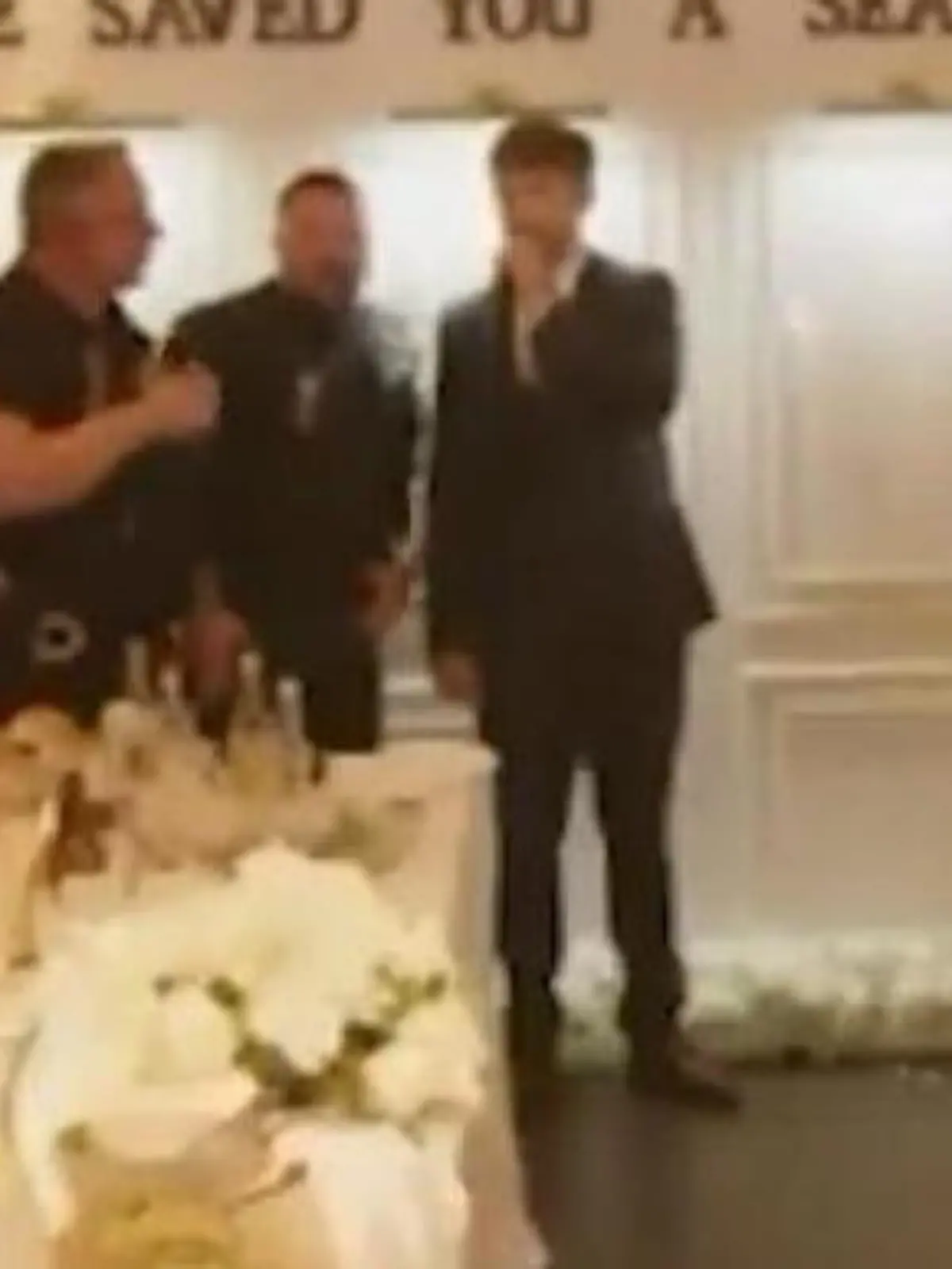 Bild zu: "Polizei sprengt Hochzeit! Brautvater wird abgeführt – dann eskaliert die Situation!"