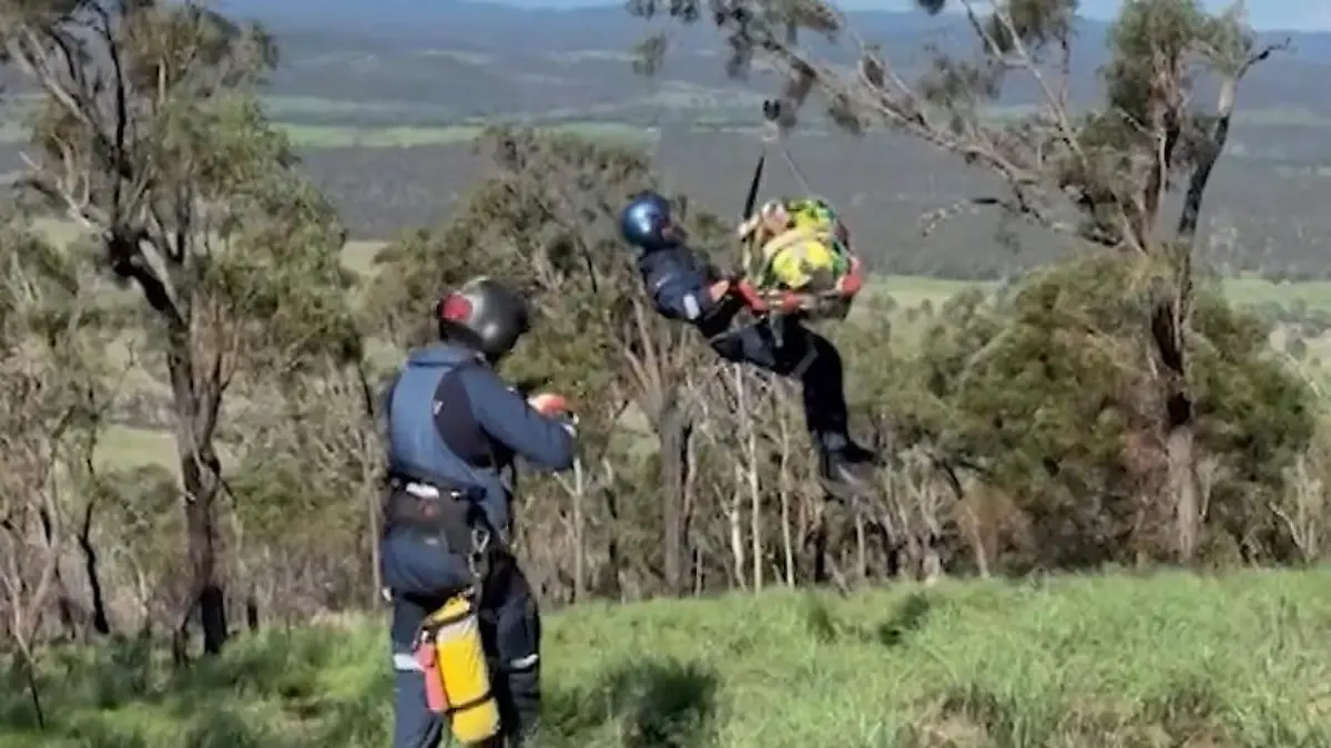 Teenager stürzt 80 Meter in die Tiefe – seine Kopfhörer retten ihm das Leben! Fünf Stunden Todesangst