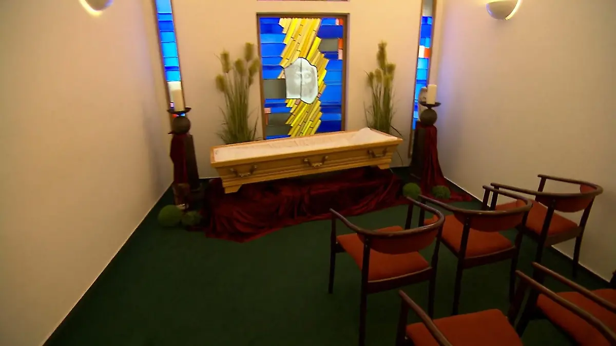 Falsche-Leiche-im-Sarg-Schock-f-r-Tochter-der-Verstorbenen