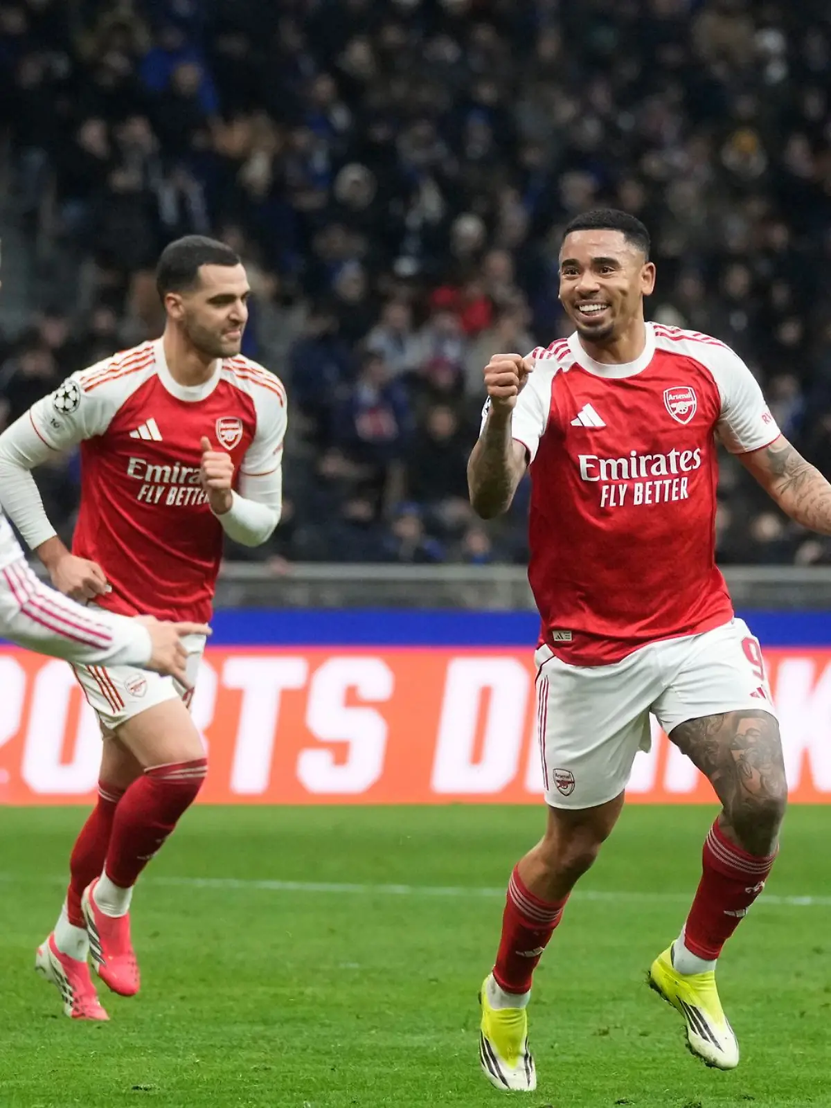 Bild zu: "Arsenal im Achtelfinale - Klarer Sieg für Real"