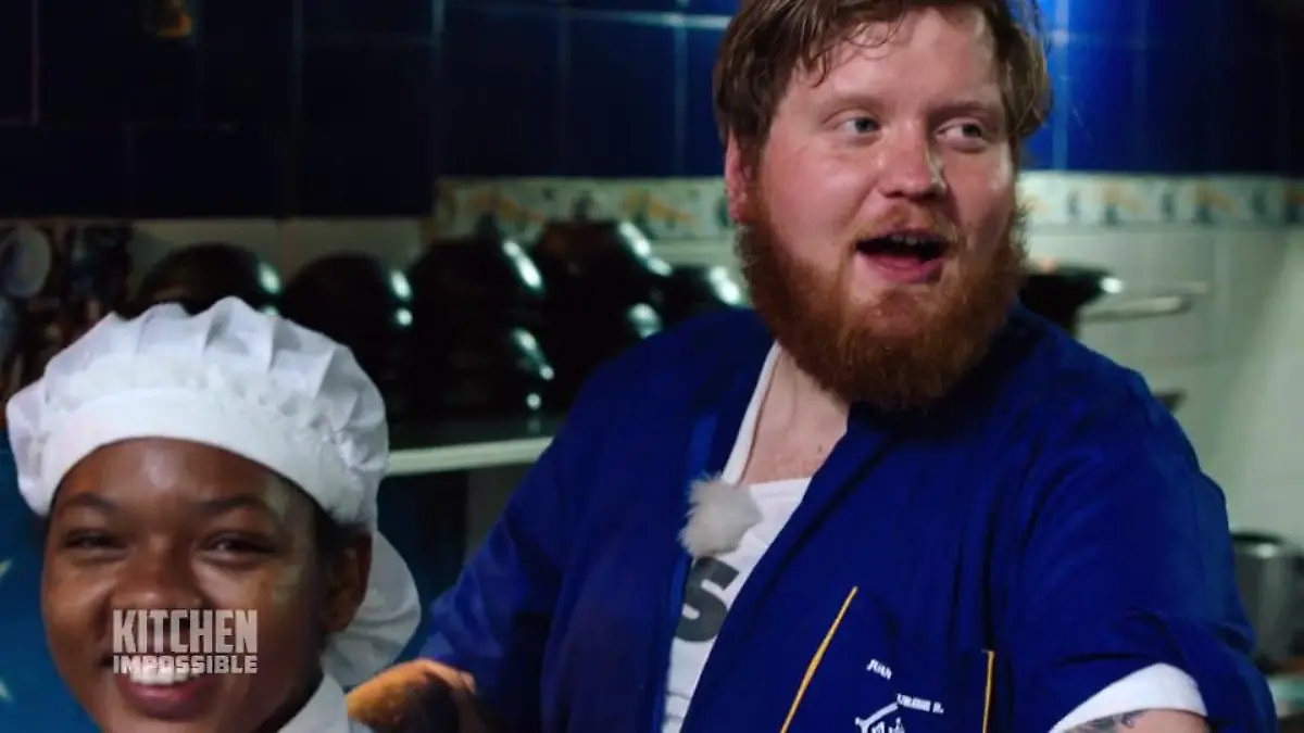 Lukas Mraz allein unter Frauen "In der Küche ist er eine Katastrophe"