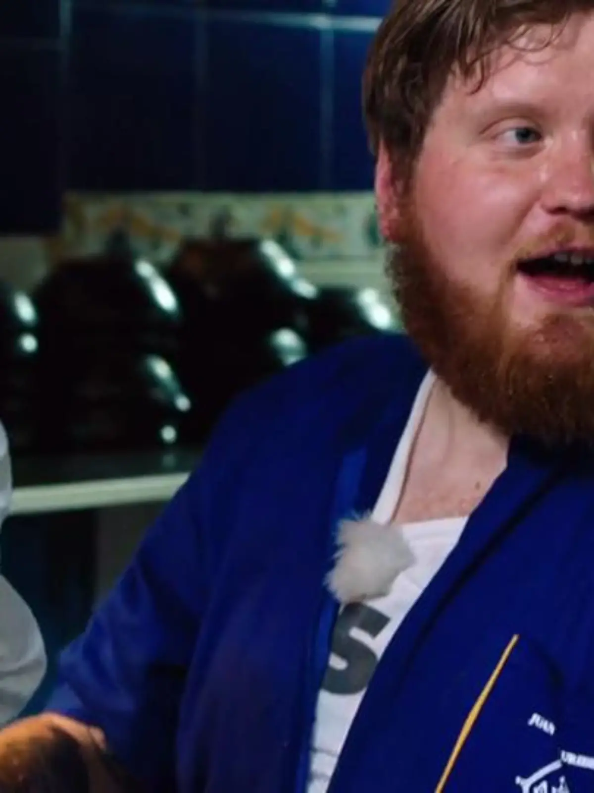 Bild zu: "Lukas Mraz allein unter Frauen"