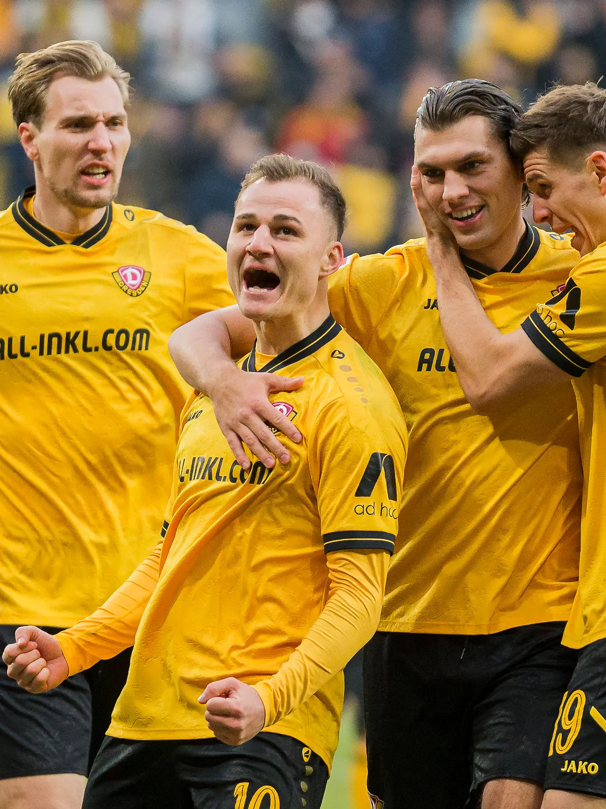 Jubel im Elb-Clásico? Das Topspiel der 2. Bundesliga 1. FC Magdeburg gegen Dynamo Dresden seht ihr bei NITRO im Free-TV oder auf RTL+ online im Livestream