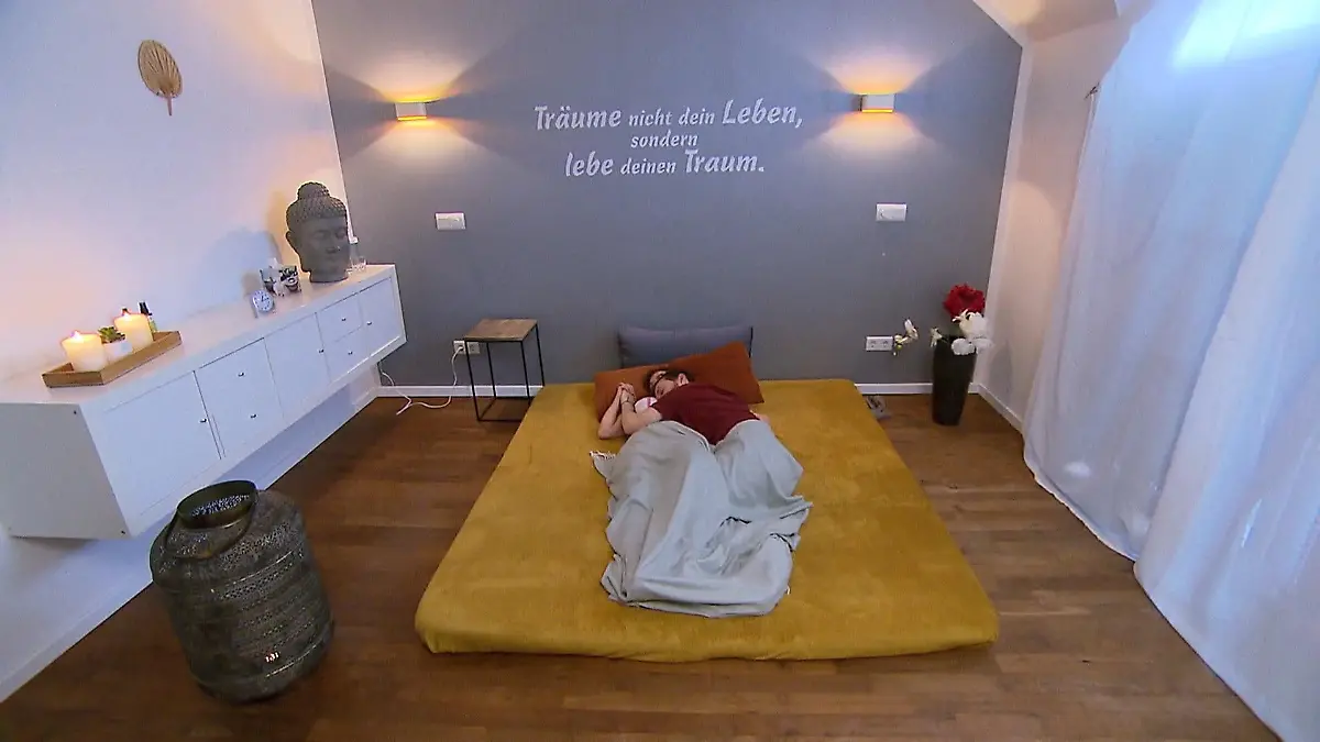 Kuscheltherapie mit fremden Menschen Vier Umarmungen zum Überleben