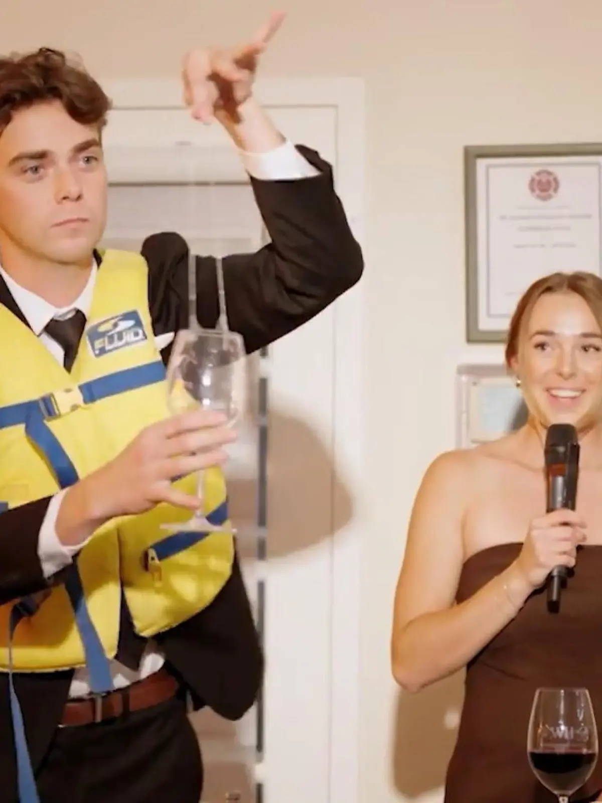 Bild zu: "Sicherheitseinweisung bei Hochzeit! Gäste müssen DIESEN Regeln folgen"