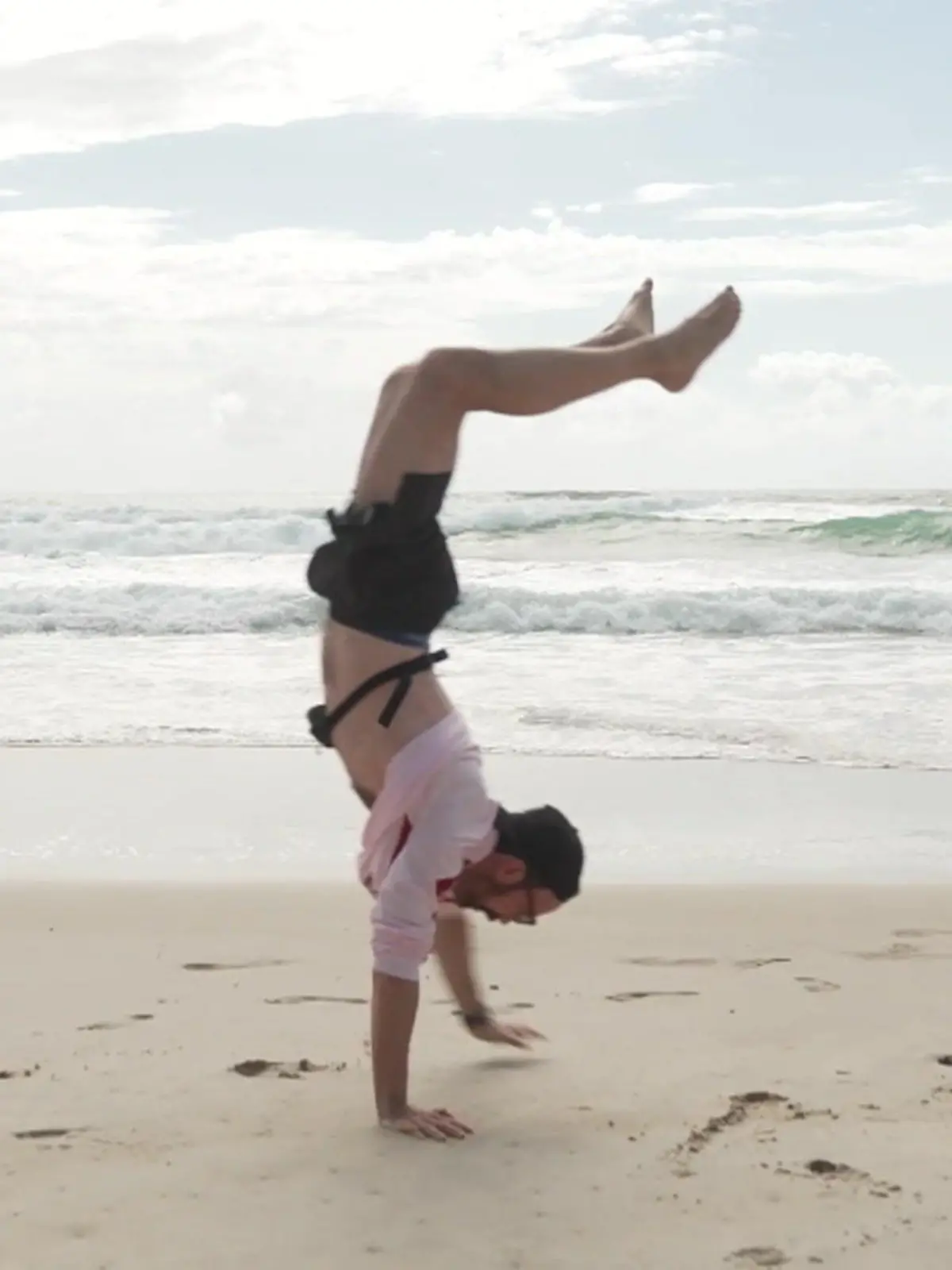 Bild zu: "Moderator Jan Köppen ist zehn Kilo leichter – dank des Dschungelcamps!"