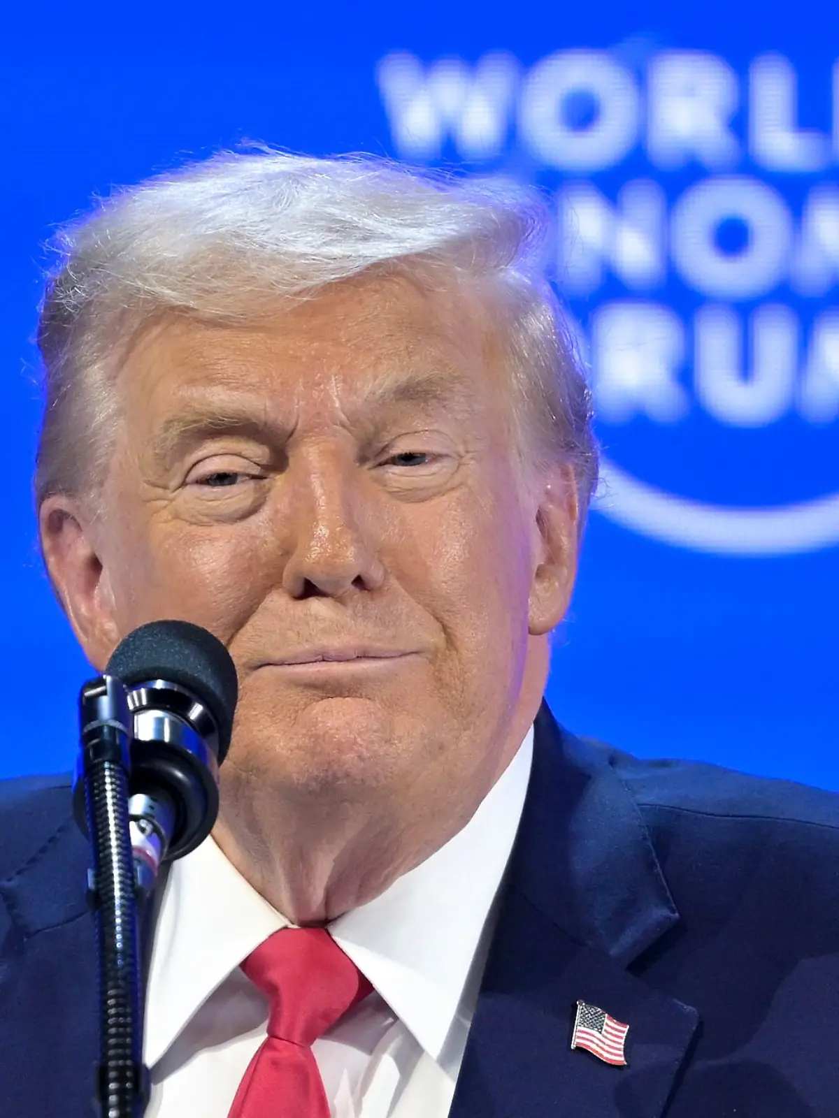 Bild zu: "Eigenlob, Eigenlob, Eigenlob – und ein Grönland-Versprechen "