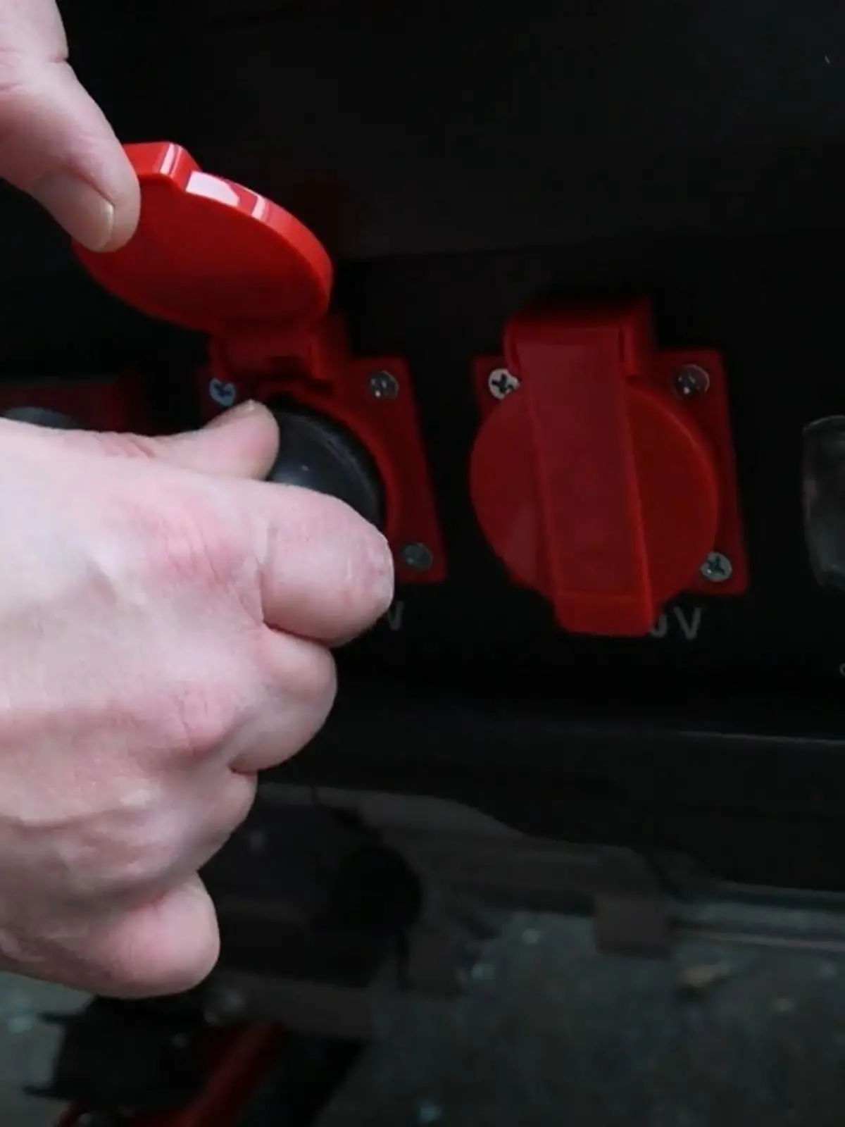 Bild zu: "Stromnetz in Gefahr? Experten klären auf!"