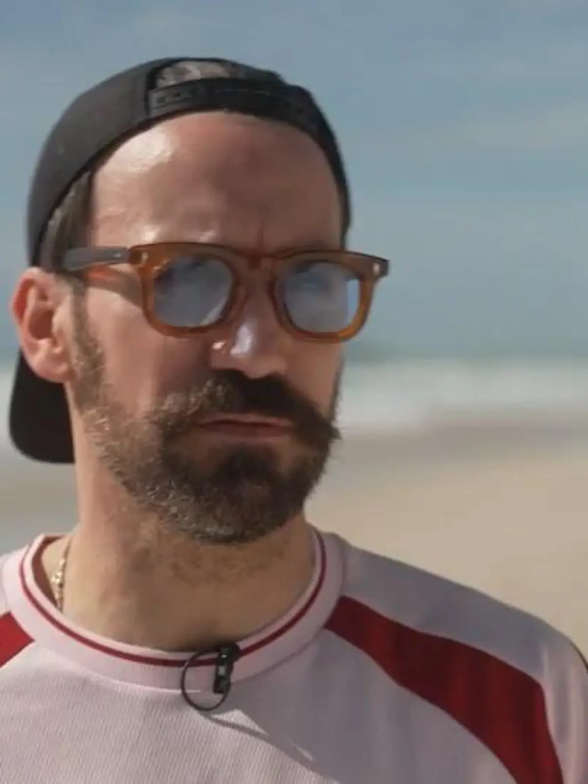 Bild zu: "Jan Koeppen hat 10 Kilo abgenommen und seinen Bart gezwirbelt!"