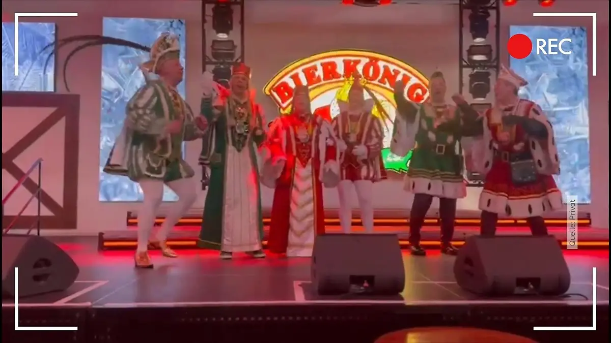 Dreigestirne machen Tagesausflug an den Ballermann Die wohl jeckste Flugreise des Jahres