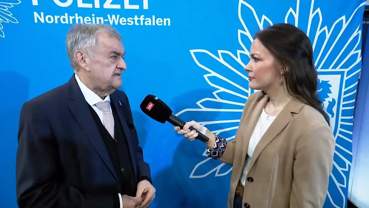 Interview mit NRW-Innenminister Herbert Reul (CDU) Randale bei pro-kurdischem Protest in Dortmund