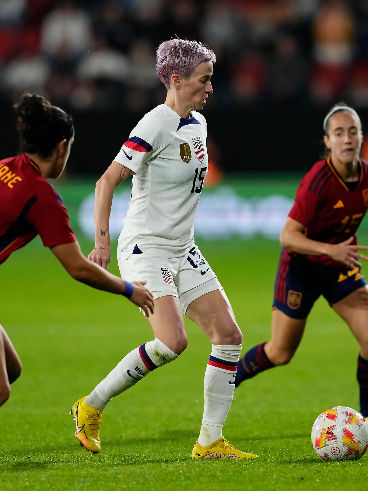 United States v Spain - International Friendly, Länderspiel, Nationalmannschaft Megan Rapinoe of USA and OL Reign in action during the Women s International Friendly match between Spain and USA at El Sadar Stadium on October 11, 2022 in Pamplona, Spain. Pamplona Navarra Spain PUBLICATIONxNOTxINxFRA Copyright: xJosexBretonx originalFilename:breton-unitedst221011_npR0R.jpg 