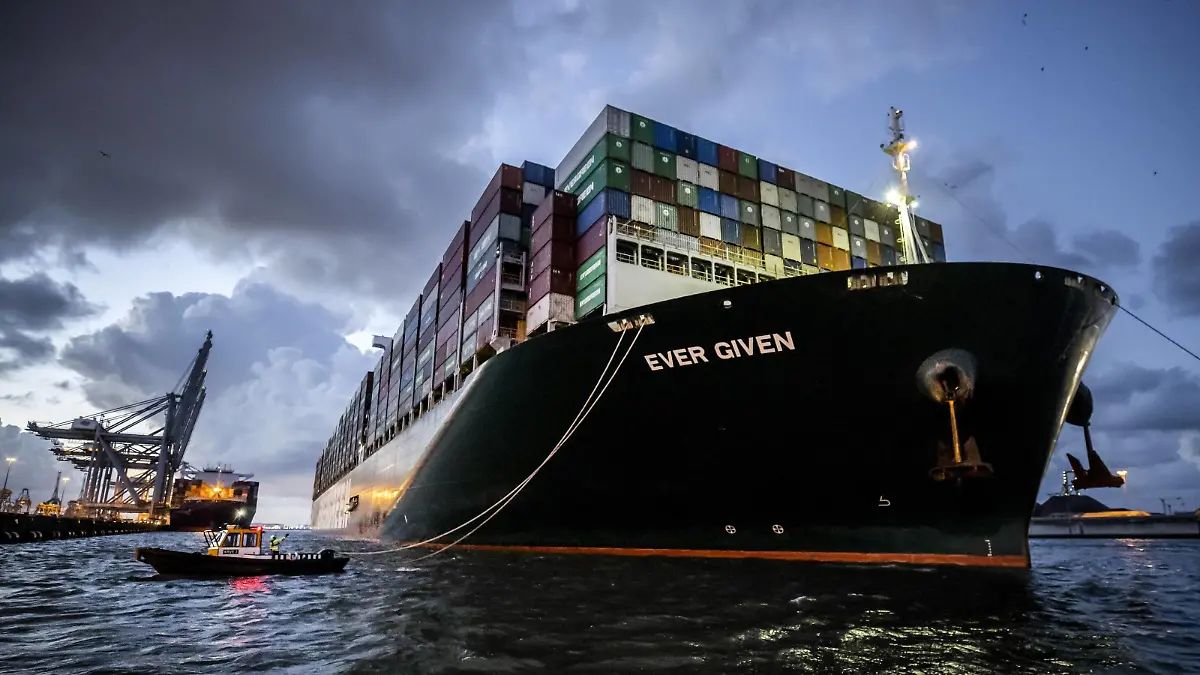 ROTTERDAM - The container ship Ever Given arrives at the ECT Delta terminal in the port of Rotterdam. The ship that blocked the Suez Canal remains in Rotterdam to unload and load containers. REMKO DE WAAL *** ROTTERDAM The container ship Ever Given arrives at the ECT Delta terminal in the port of Rotterdam The ship that blocked the Suez Canal remains in Rotterdam to unload and load containers REMKO DE WAAL PUBLICATIONxINxGERxSUIxAUTxONLY Copyright: xHollandsexHoogtex/xxANPx x434575853x