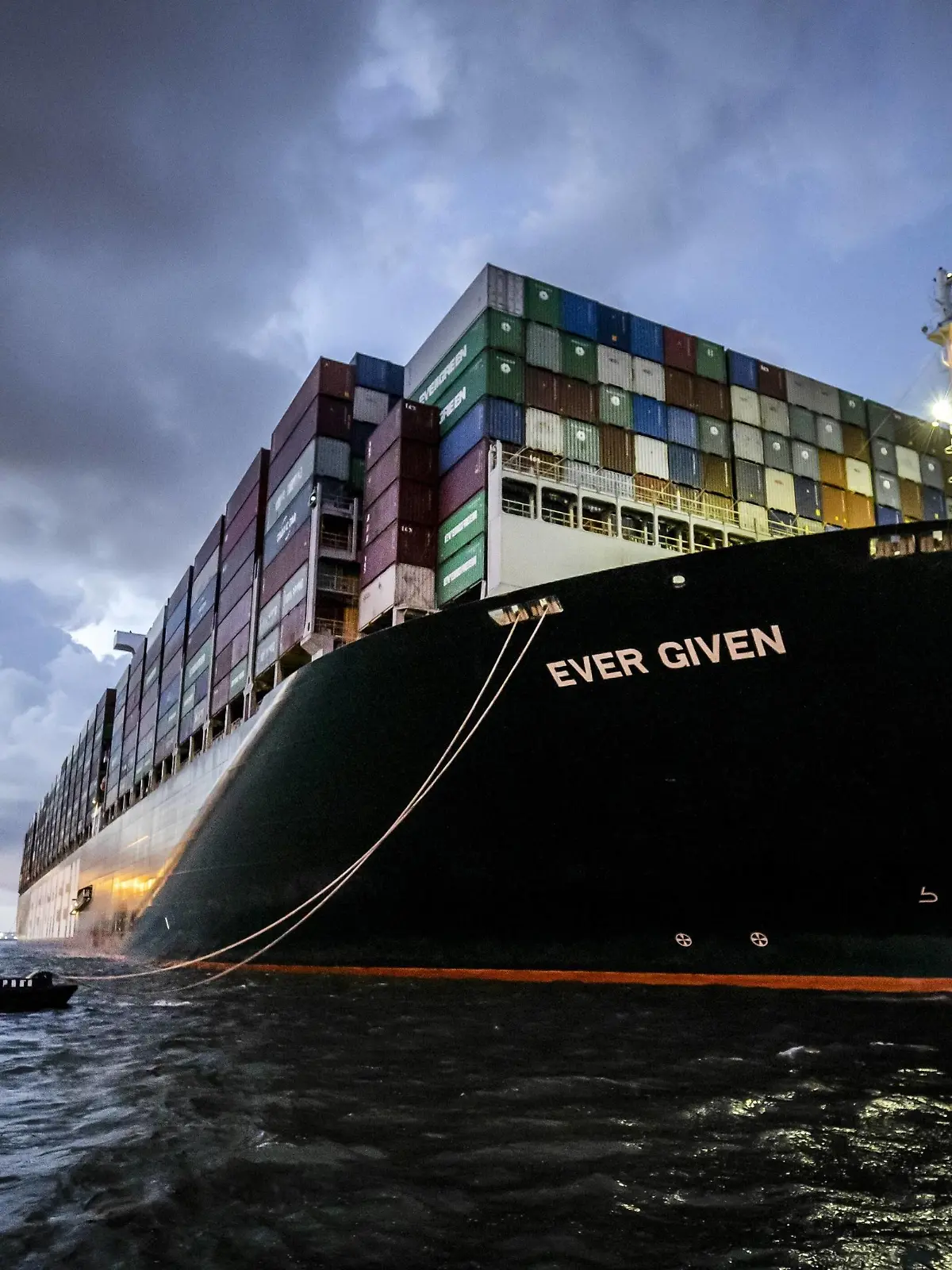 ROTTERDAM - The container ship Ever Given arrives at the ECT Delta terminal in the port of Rotterdam. The ship that blocked the Suez Canal remains in Rotterdam to unload and load containers. REMKO DE WAAL *** ROTTERDAM The container ship Ever Given arrives at the ECT Delta terminal in the port of Rotterdam The ship that blocked the Suez Canal remains in Rotterdam to unload and load containers REMKO DE WAAL PUBLICATIONxINxGERxSUIxAUTxONLY Copyright: xHollandsexHoogtex/xxANPx x434575853x 