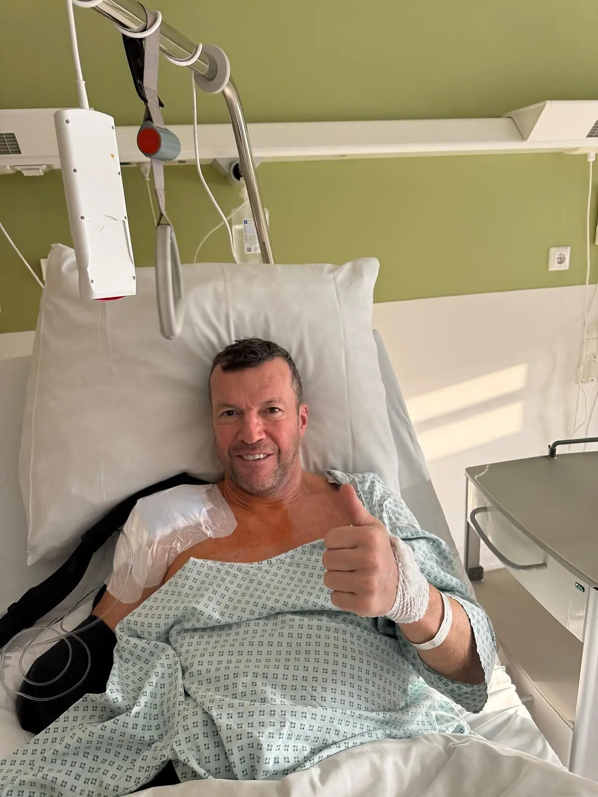 Bild zu: "Lothar Matthäus meldet sich aus dem Krankenbett"