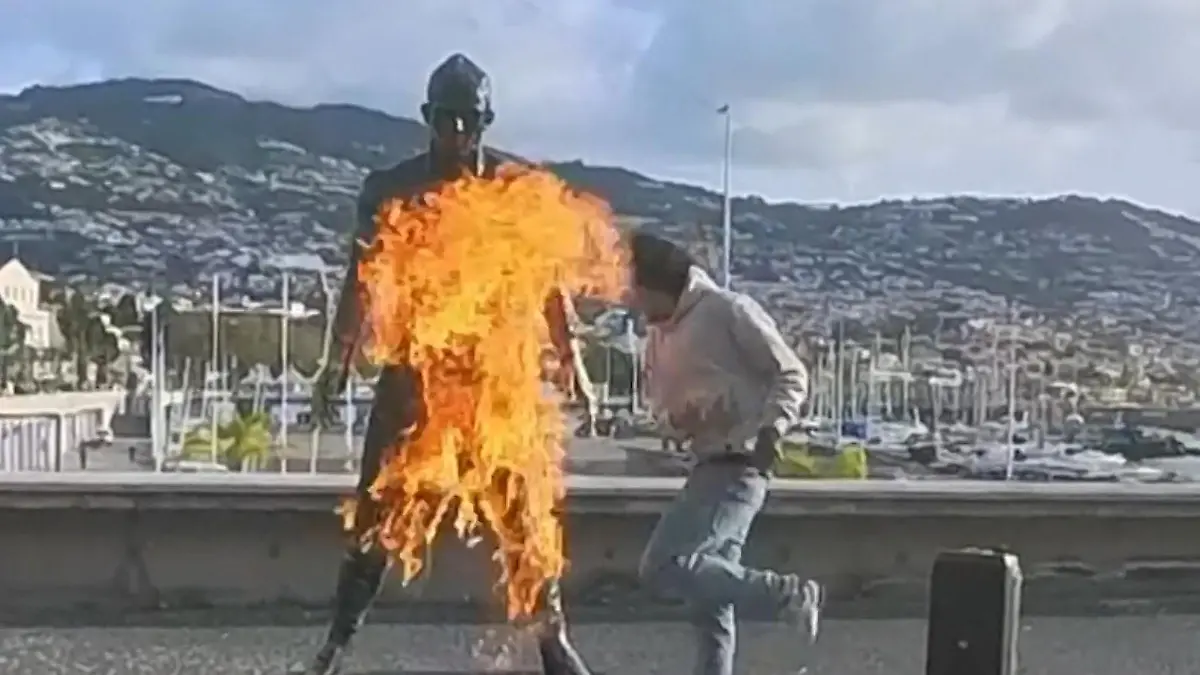Statue von Cristiano Ronaldo angezündet! Influencer vandaliert für Klicks Skandal auf Madeira