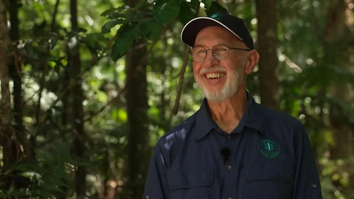 Dschungelcamper zum Medizincheck, bitte! Dr. Bob prüft unsere Promis auf Herz und Nieren Der Arzt, dem die Stars vertrauen