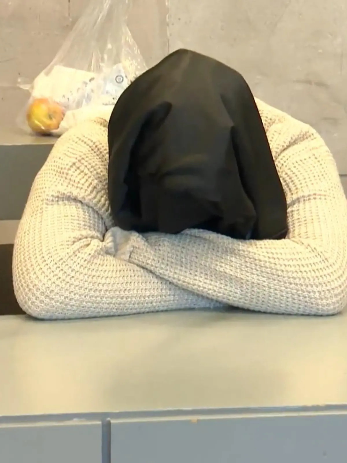 Bild zu: "Karolina J. (19) wegen Mordes an 15-Jährigem vor Gericht"