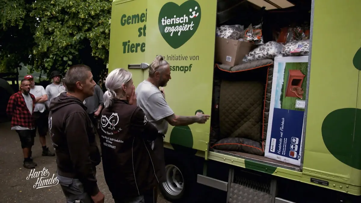 Große Fressnapf Spende für die Hunde Hilfe, die ankommt