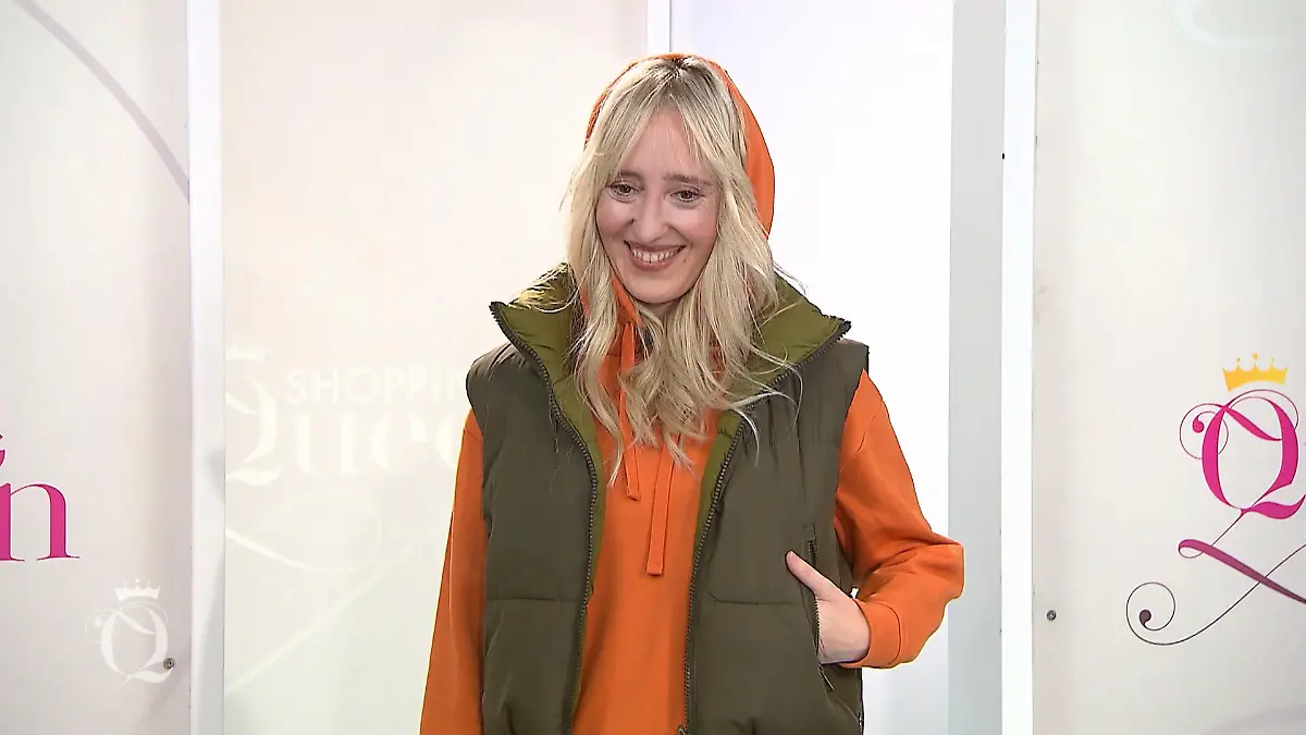 Alice präsentiert ein junges, trendiges Outfit Kein klassisches Kleid