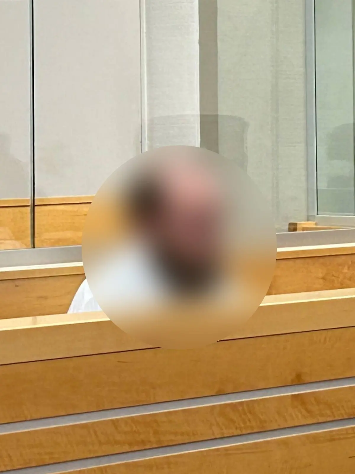 Der Angeklagte im Gericht.