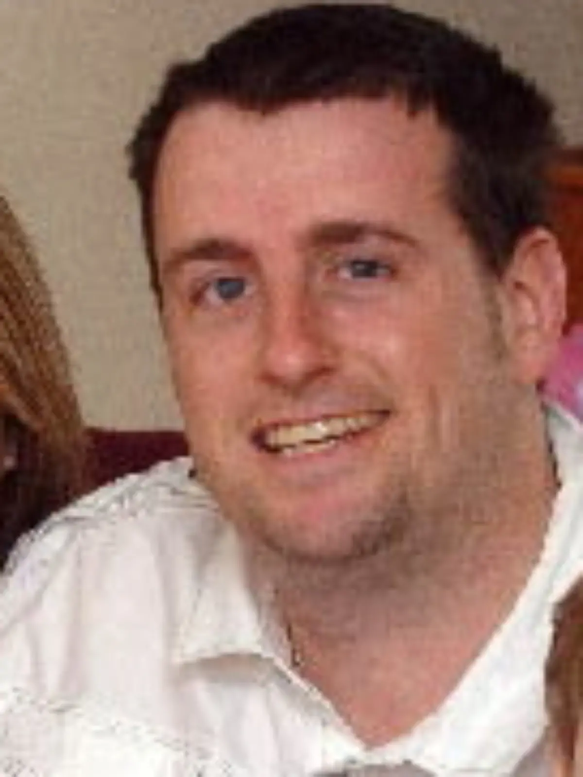 Sechs Männer wegen mehr als 60 Sexualdelikten gegen Frauen über einen Zeitraum von 13 Jahren angeklagt