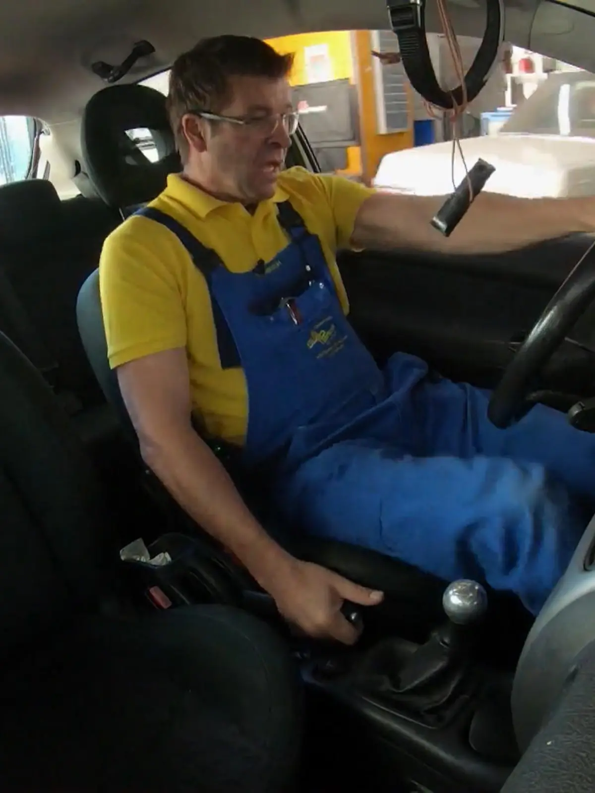 Bild zu: "Schreckmoment: Der Peugot bremst nicht!"