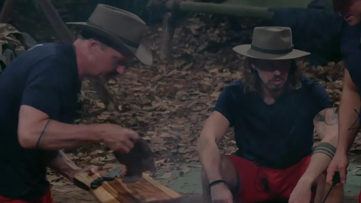 Fleisch braten? Natürlich Männersache! "Kommt Männer!"