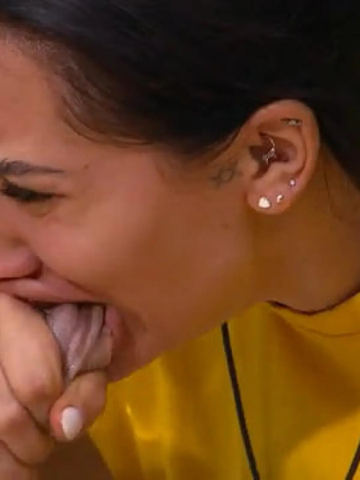 Bild zu: "Büffelhoden für Samira - das ist hart!"