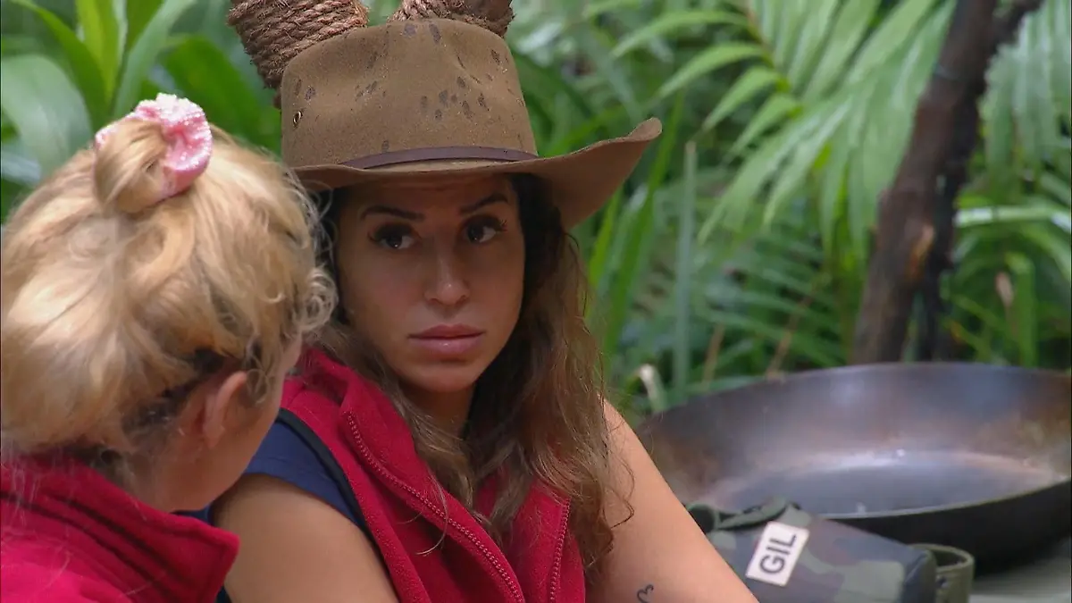 Wie war das mit dem Seitensprung? Ariel bohrt nach Eva ist genervt