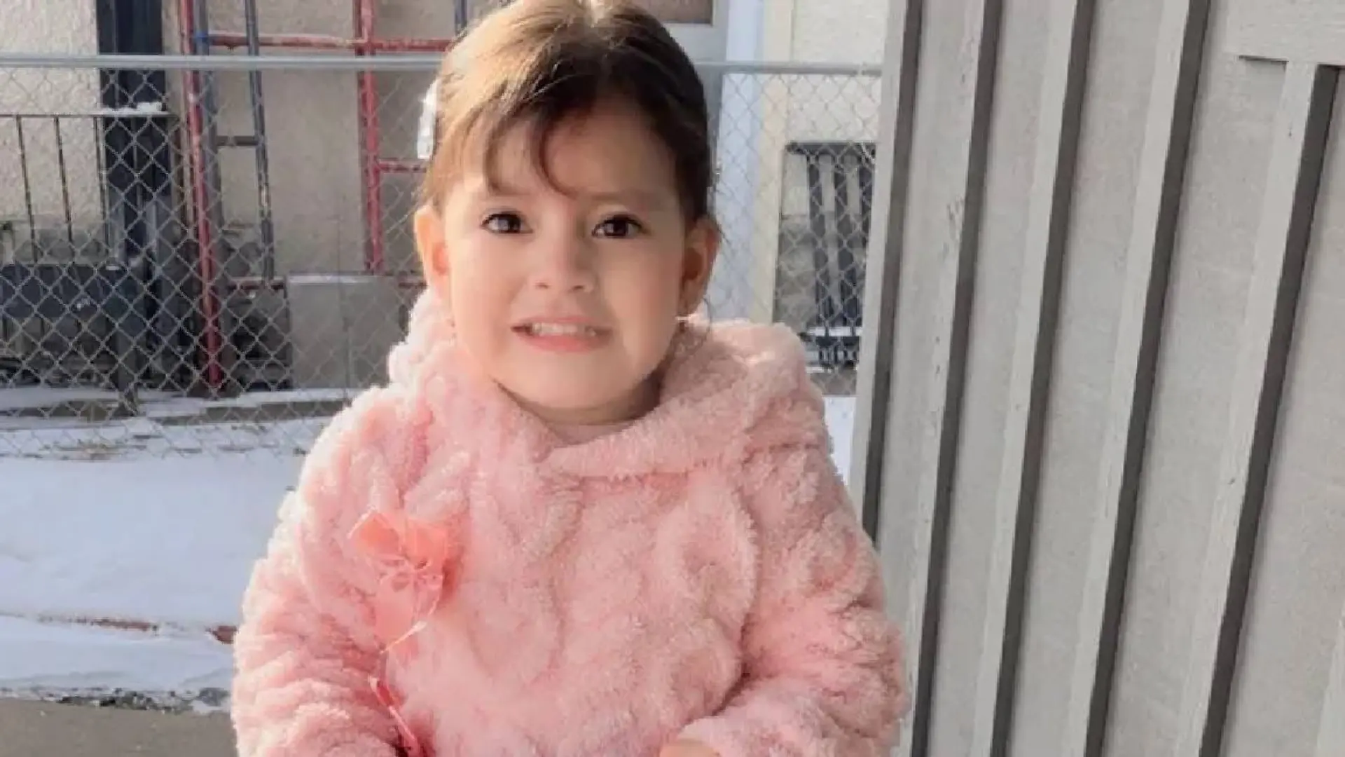 Chloe (2) wurde in den USA zusammen mit ihrem Vater festgenommen 