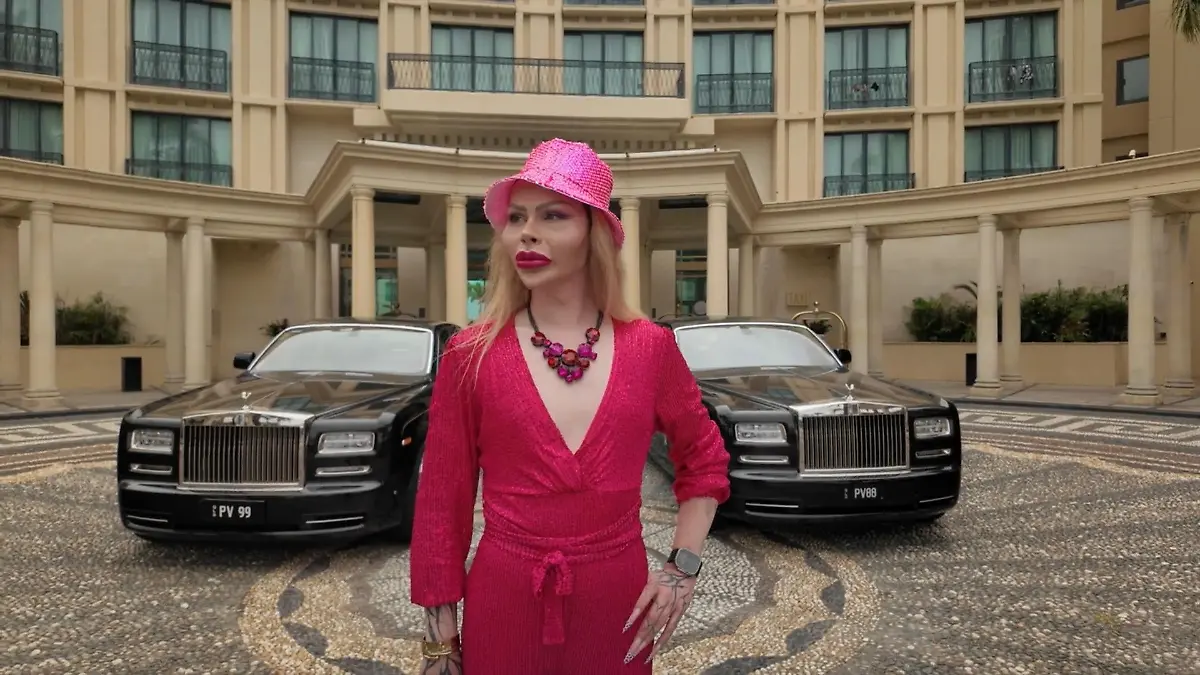 SIE begleiten unsere Dschungelstars – und hoffen auf einen eigenen Hype Australien als Karriere-Sprungbrett?