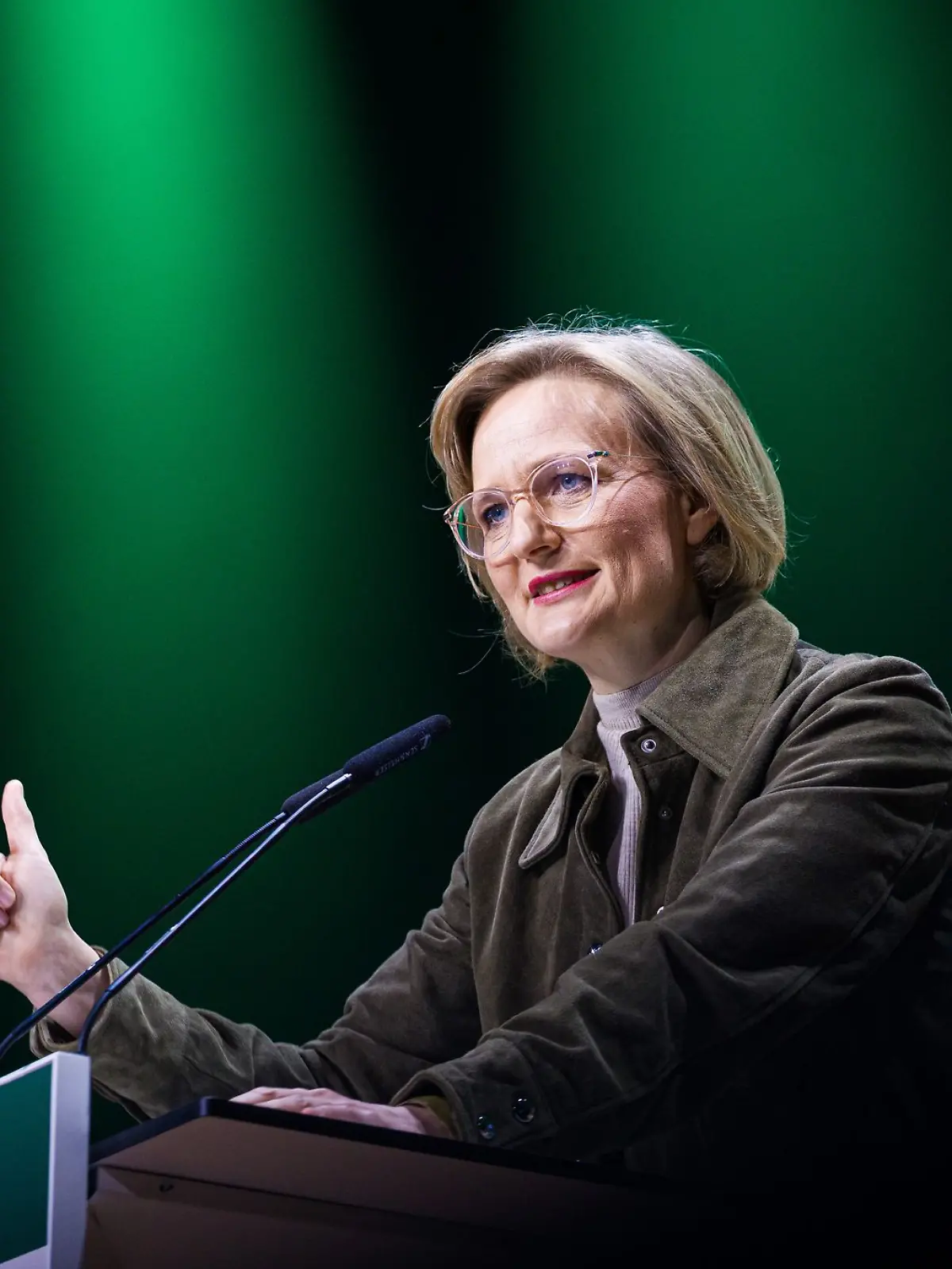 Bild zu: "Riesiger Streit bei den Grünen: Jetzt schießt die Parteichefin gegen den Jugendchef wegen Kritik an Özdemir"