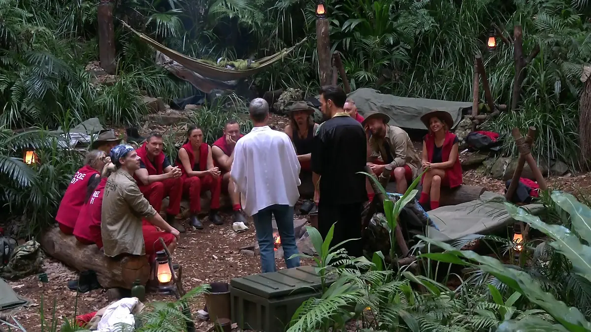 Ariel kriegt Verstärkung: Wen trifft's morgen auch? Dreifach-Horror