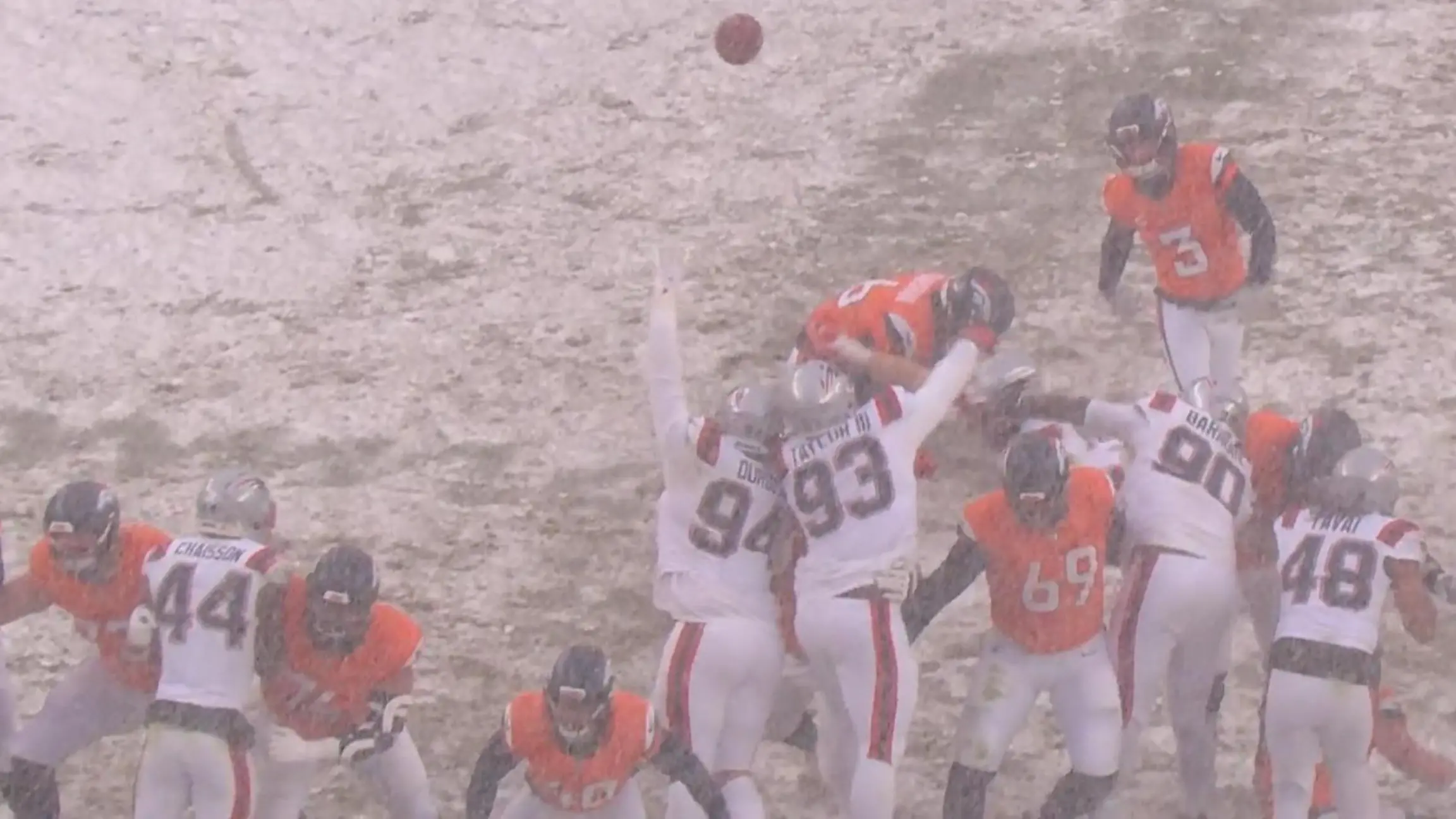 Wintereinbruch mitten im Spiel! Patriots behalten aber den Durchblick Broncos verpassen Super Bowl