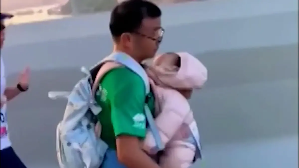 Vater schnallt sich Baby um und läuft Marathon – Shitstorm! Offizielle müssen einschreiten