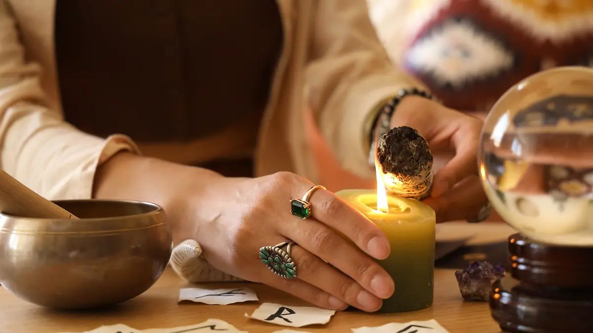 Polizei-M-nchen-warnt-vor-Aura-Leserinnen-Anna-wird-Opfer-einer-fiesen-Betrugsmasche