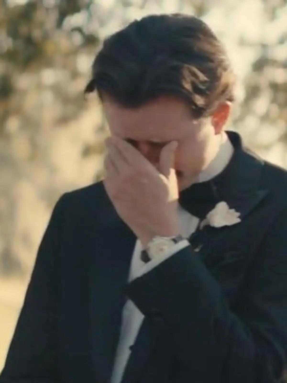 Bild zu: "Kurz vor Jawort! Tyler (29) bricht in Tränen aus − weil Braut ihn DAMIT überrascht"