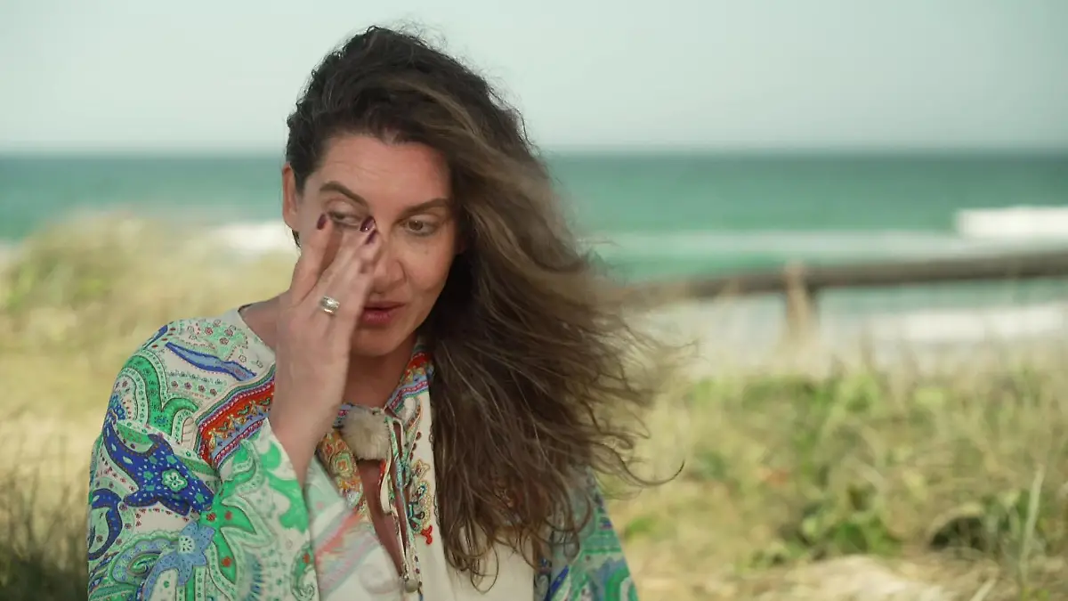 Hardy Krügers Frau kämpft nach emotionalem Dschungelcamp-Moment mit den Tränen Sohn starb mit 8 Monaten!