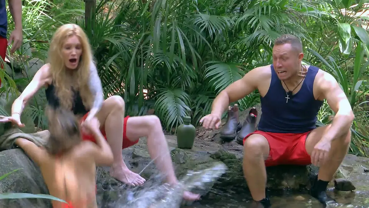 Absturz! Ist das böse Auge schuld? Eva ist sich sicher Ungeplantes Bad