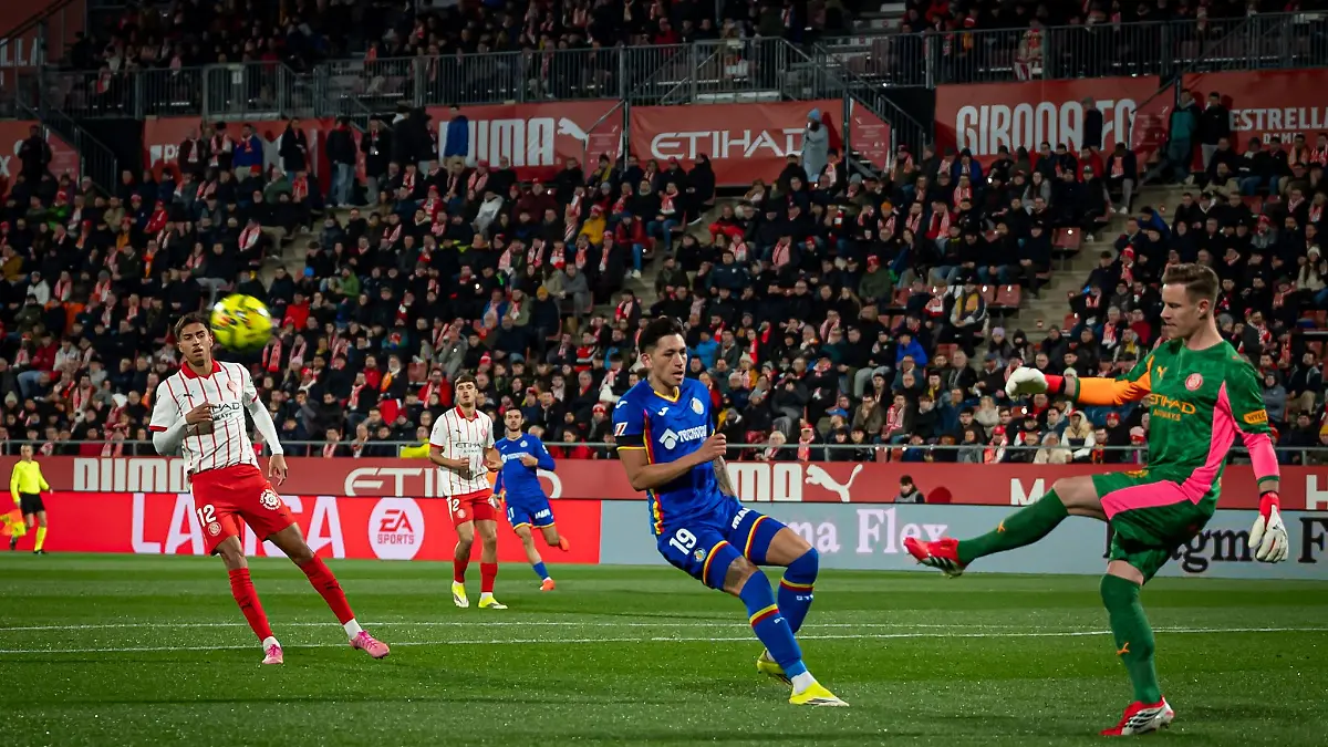 Sp-tes-Spektakel-Ter-Stegen-rettet-1-1-bei-Girona-Premiere